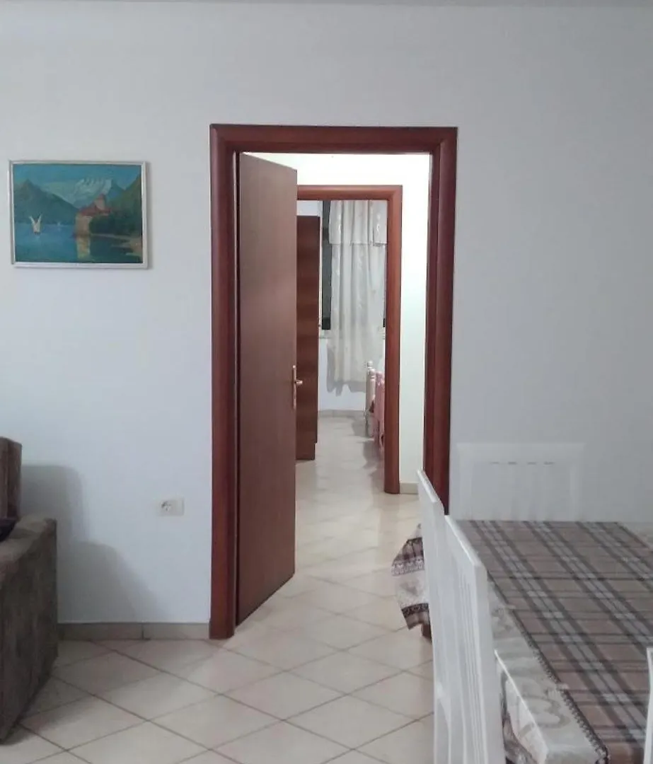 New Apartment In The City Center Shkoder 0*,